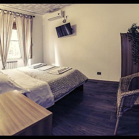 Alloggio Turistico All'Acquedotto Apartment Roma Ngoại thất bức ảnh